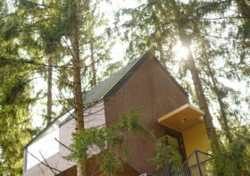 Tree House near Plitvice Lakes